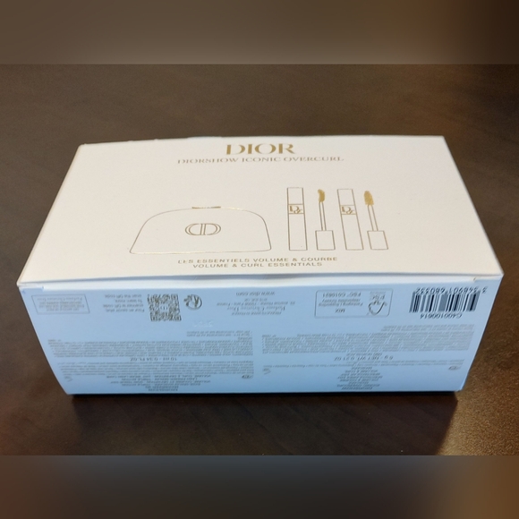 NIB Dark Blue Velvet Monogrammed Cosmetic Pouch w/Goodies - Picture 6 of 7